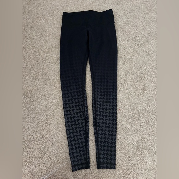 Lululemon Black Gray Wunder Under Giant Houndstooth Leggings Women's Size 6. - Picture 1 of 9